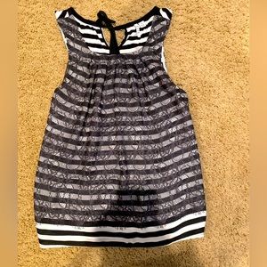 Elle XS dressy tank that ties in the back! Extremely flattering!
